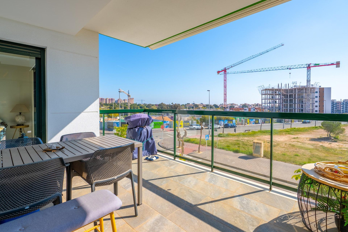 Sold - 2 Bedroom 2 Bathroom Apartment - Middle Floor Apartment in Orihuela - Mil Palmeras  - Alicante