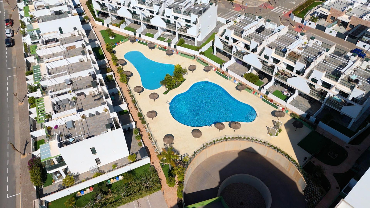 Sold - 2 Bedroom 2 Bathroom Apartment - Middle Floor Apartment in Orihuela - Mil Palmeras  - Alicante