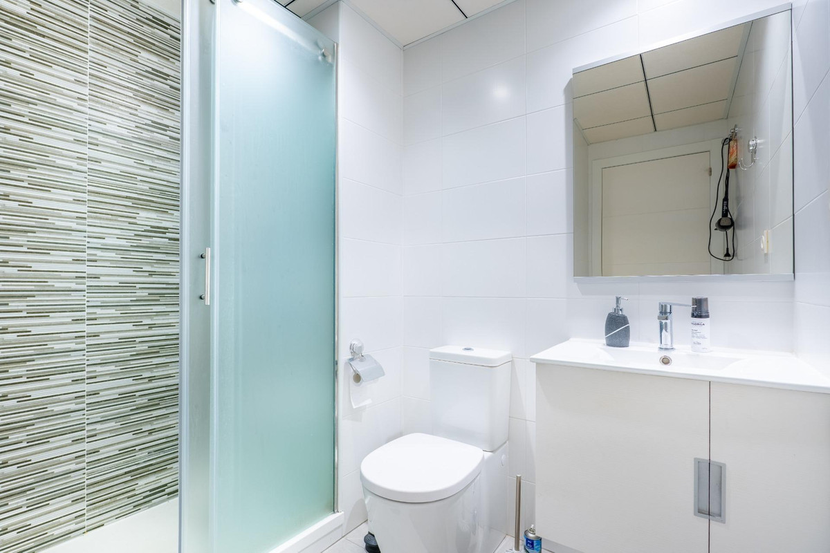 Sold - 2 Bedroom 2 Bathroom Apartment - Middle Floor Apartment in Orihuela - Mil Palmeras  - Alicante