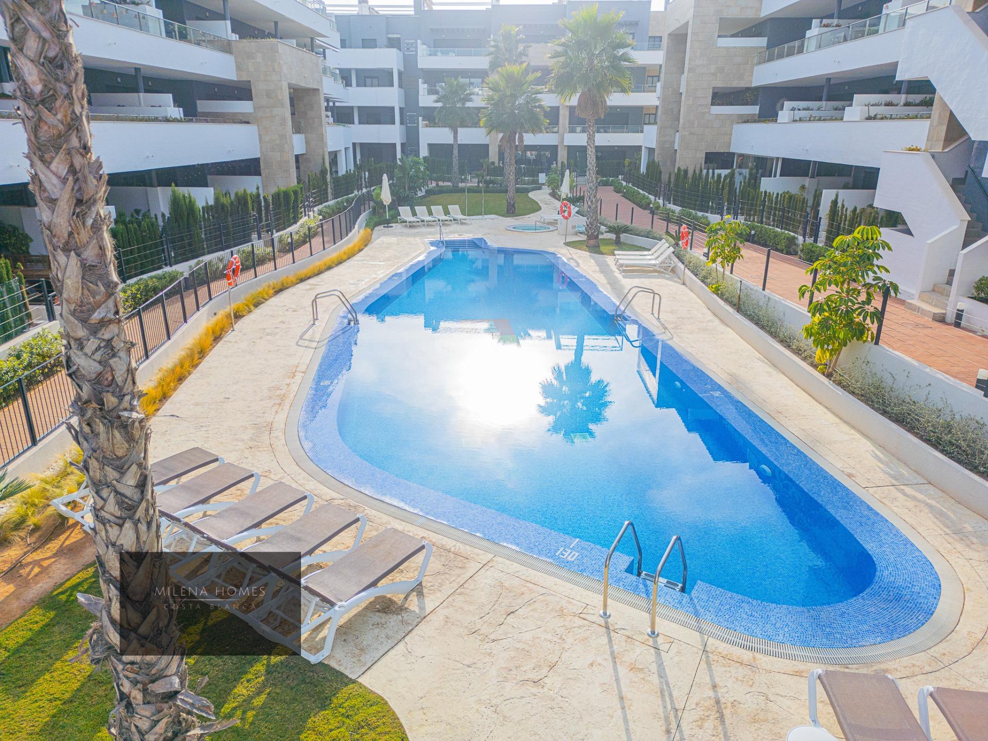 For sale - 3 Bedroom 2 Bathroom Apartment in Orihuela Costa - Playa Flamenca  - Alicante