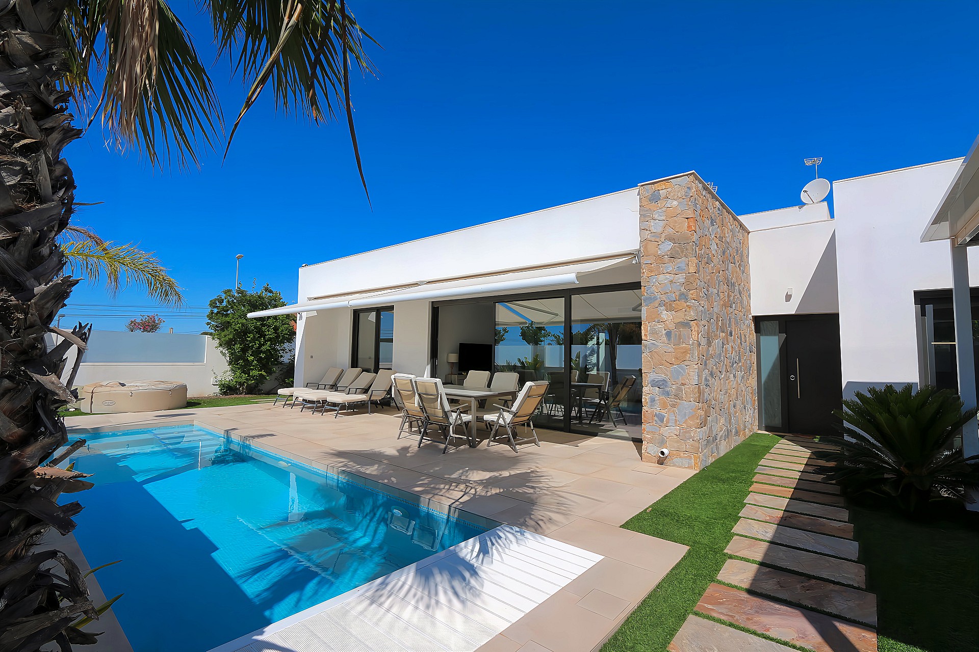 For sale - 3 Bedroom 3 Bathroom Villa in Pilar de La Horadada - Costa Blanca  - Alicante