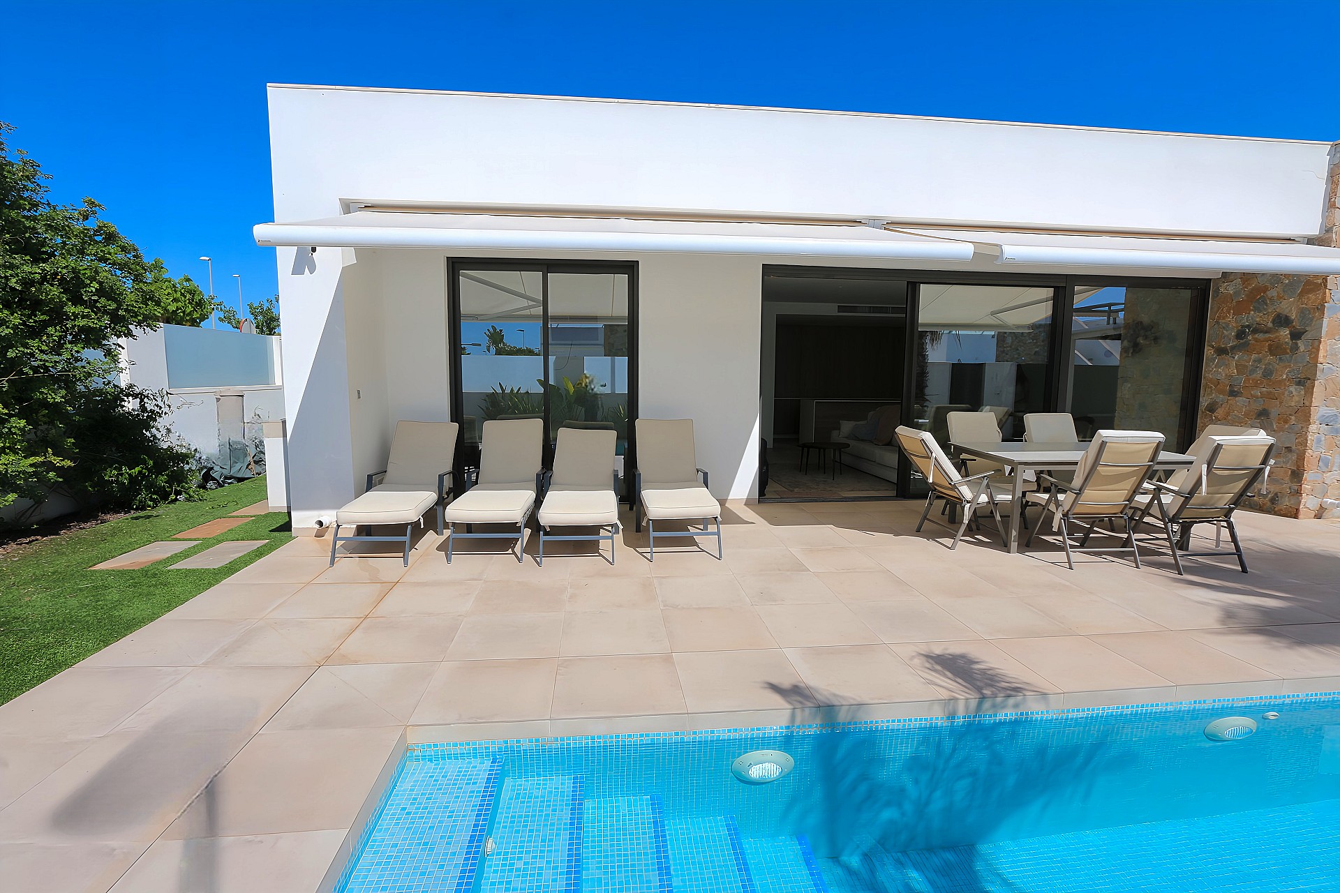 For sale - 3 Bedroom 3 Bathroom Villa in Pilar de La Horadada - Costa Blanca  - Alicante