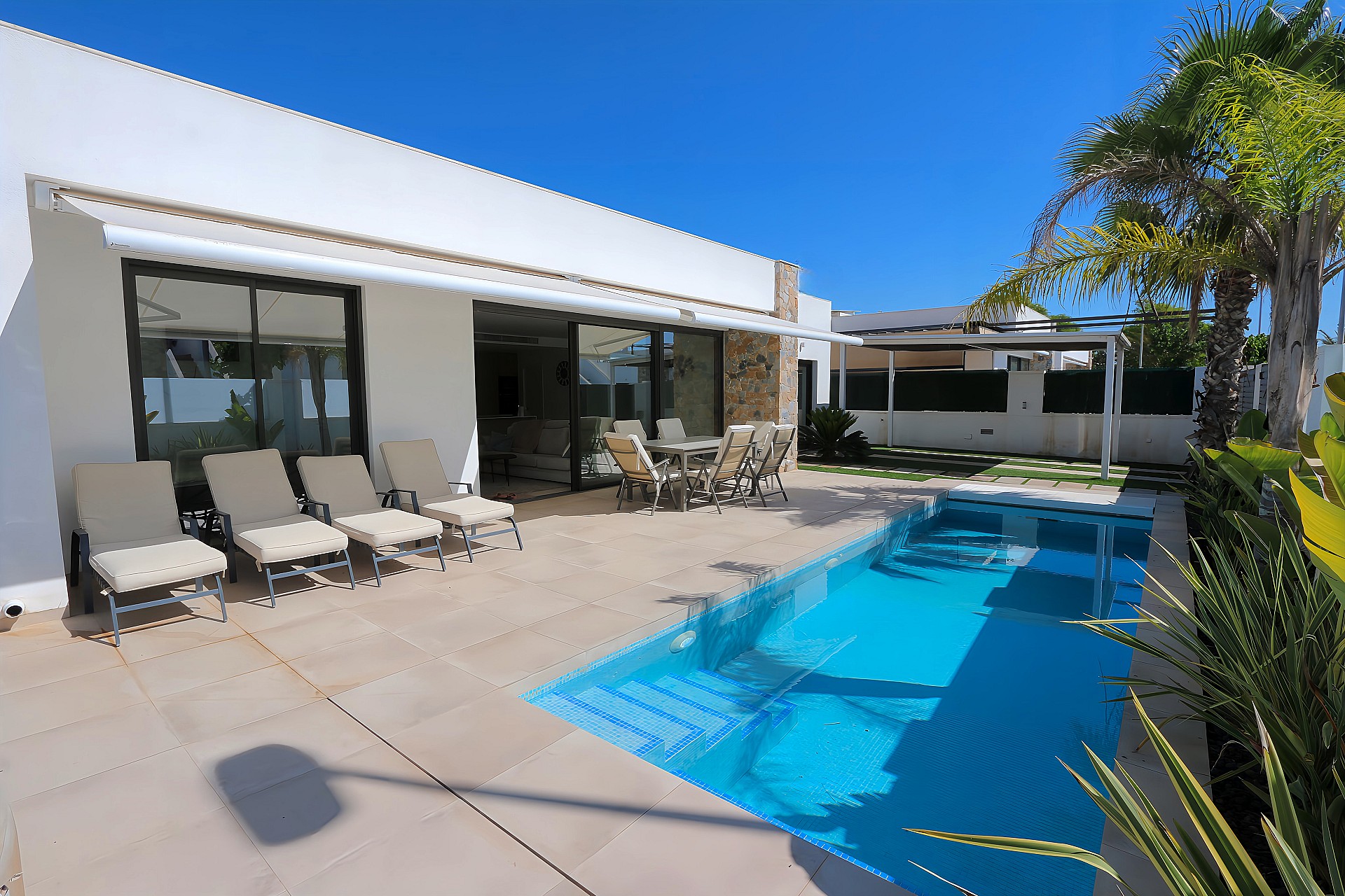 For sale - 3 Bedroom 3 Bathroom Villa in Pilar de La Horadada - Costa Blanca  - Alicante