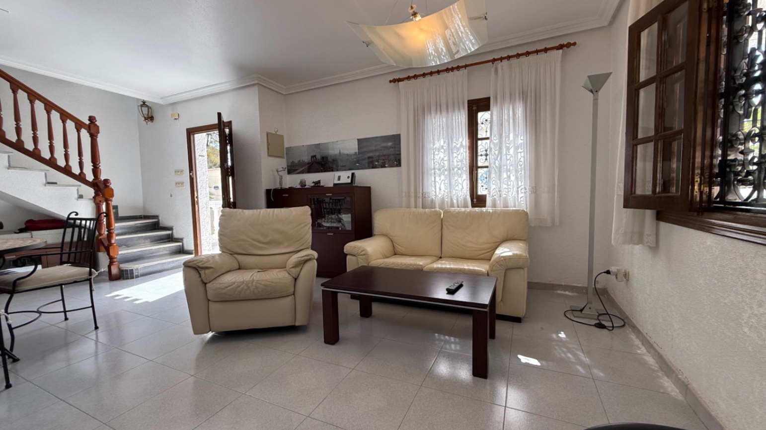 For sale - 4 Bedroom 2 Bathroom Villa in Orihuela - Inland  - Alicante