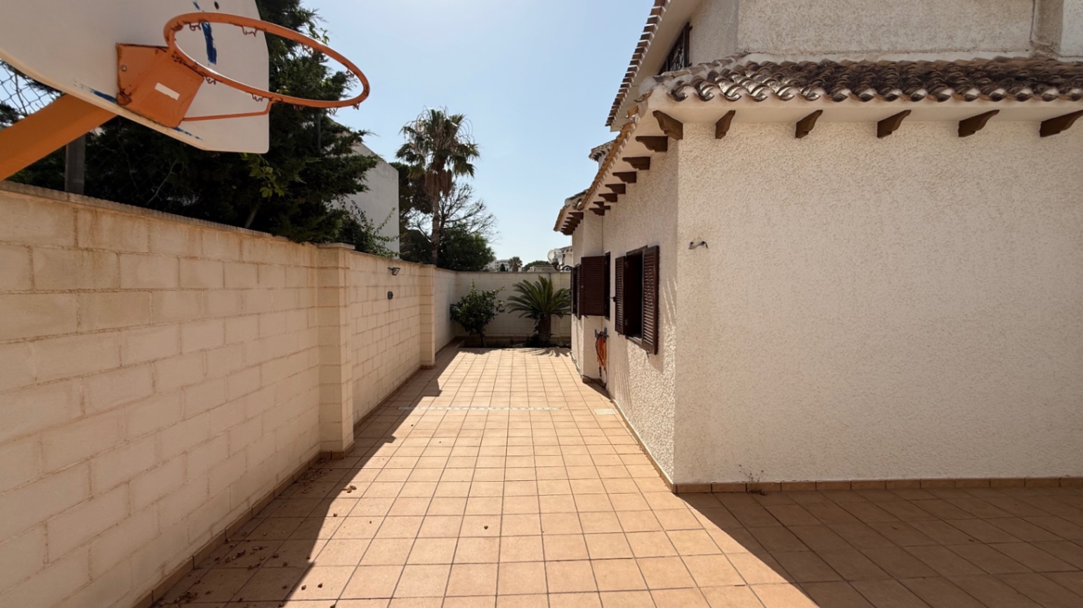 For sale - 4 Bedroom 2 Bathroom Villa in Orihuela - Inland  - Alicante