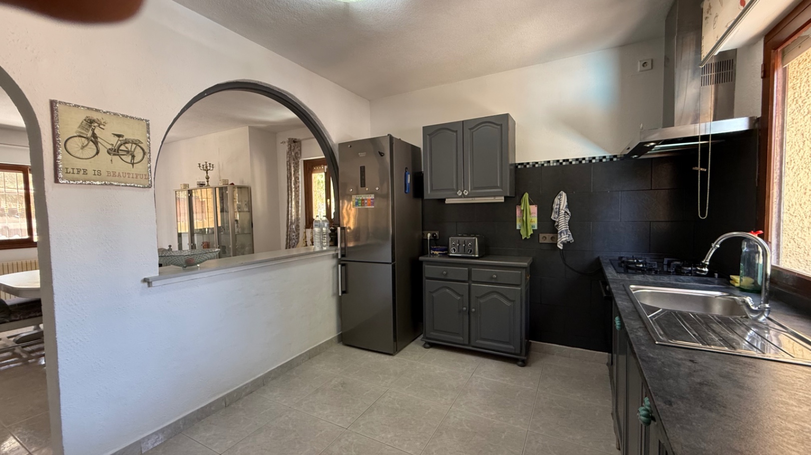 For sale - 6 Bedroom 3 Bathroom Villa in Orihuela - Inland  - Alicante