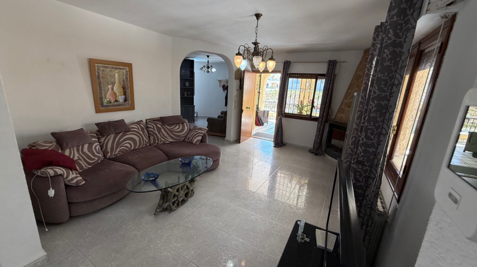 For sale - 6 Bedroom 3 Bathroom Villa in Orihuela - Inland  - Alicante