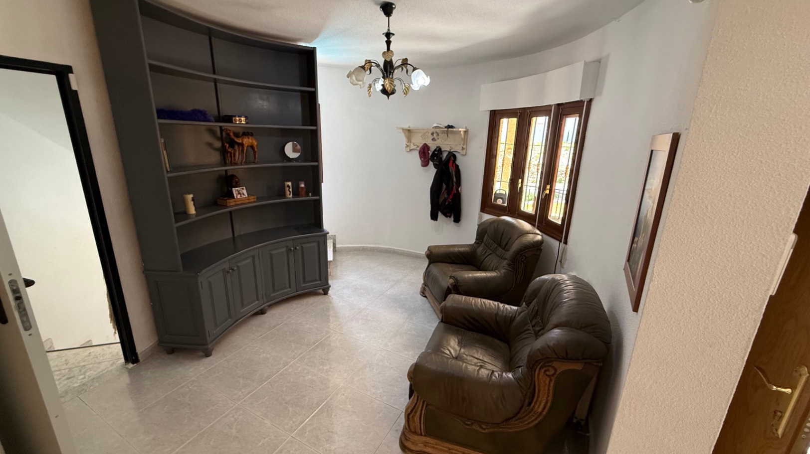 For sale - 6 Bedroom 3 Bathroom Villa in Orihuela - Inland  - Alicante