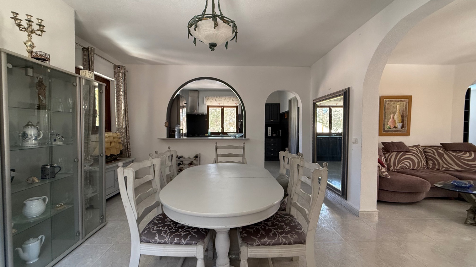 For sale - 6 Bedroom 3 Bathroom Villa in Orihuela - Inland  - Alicante