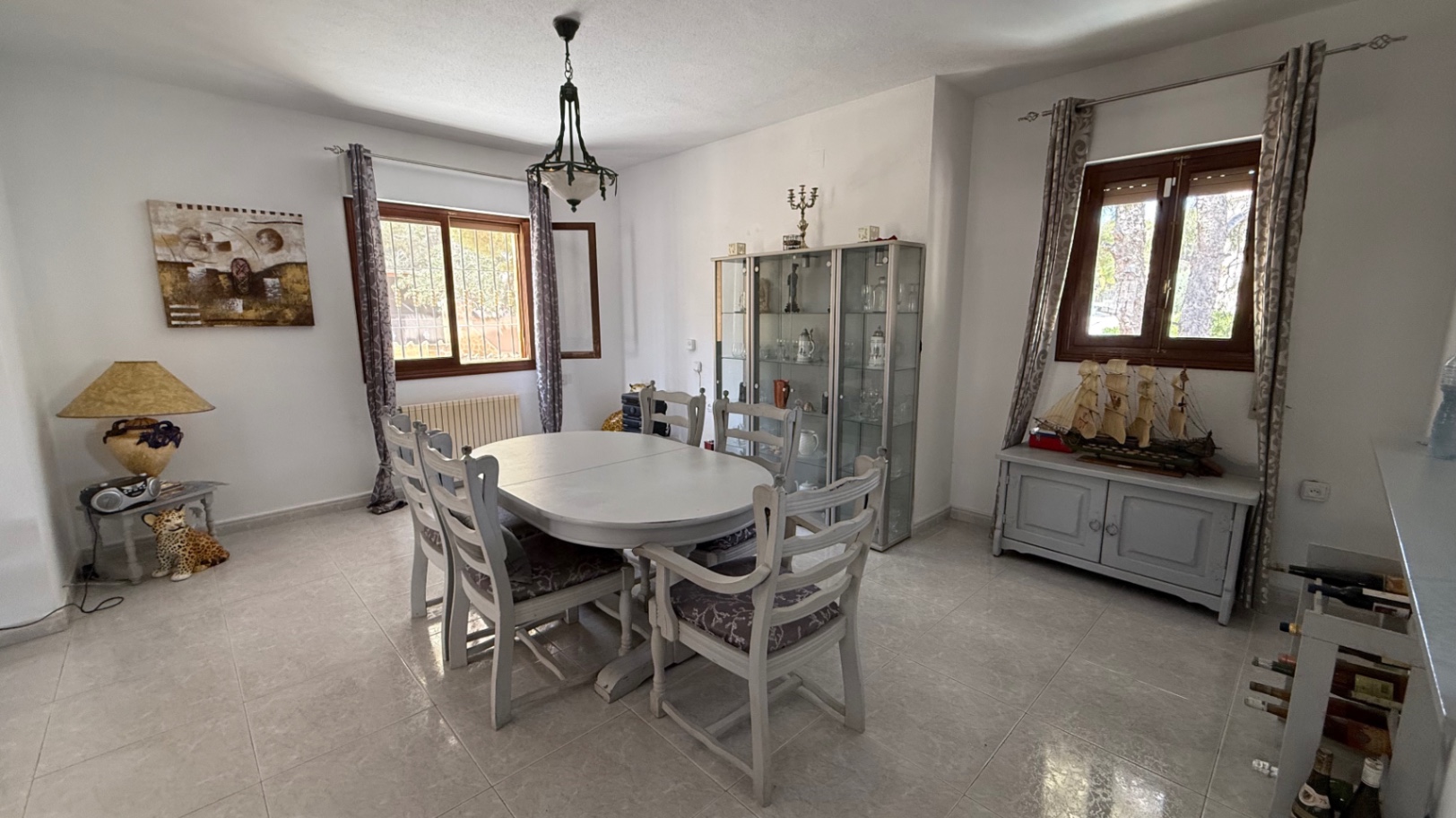 For sale - 6 Bedroom 3 Bathroom Villa in Orihuela - Inland  - Alicante