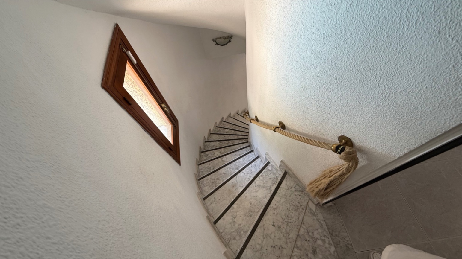 For sale - 6 Bedroom 3 Bathroom Villa in Orihuela - Inland  - Alicante