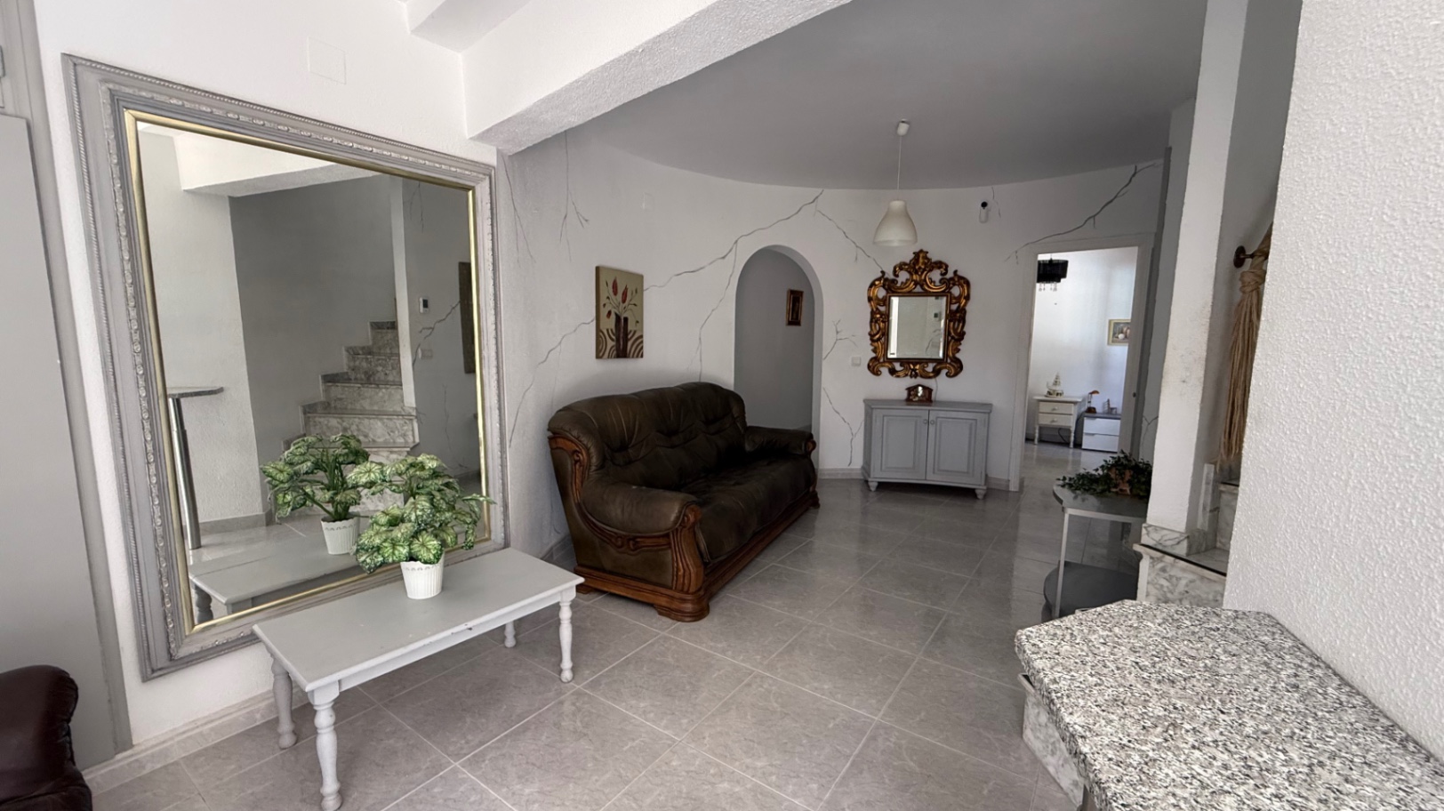 For sale - 6 Bedroom 3 Bathroom Villa in Orihuela - Inland  - Alicante
