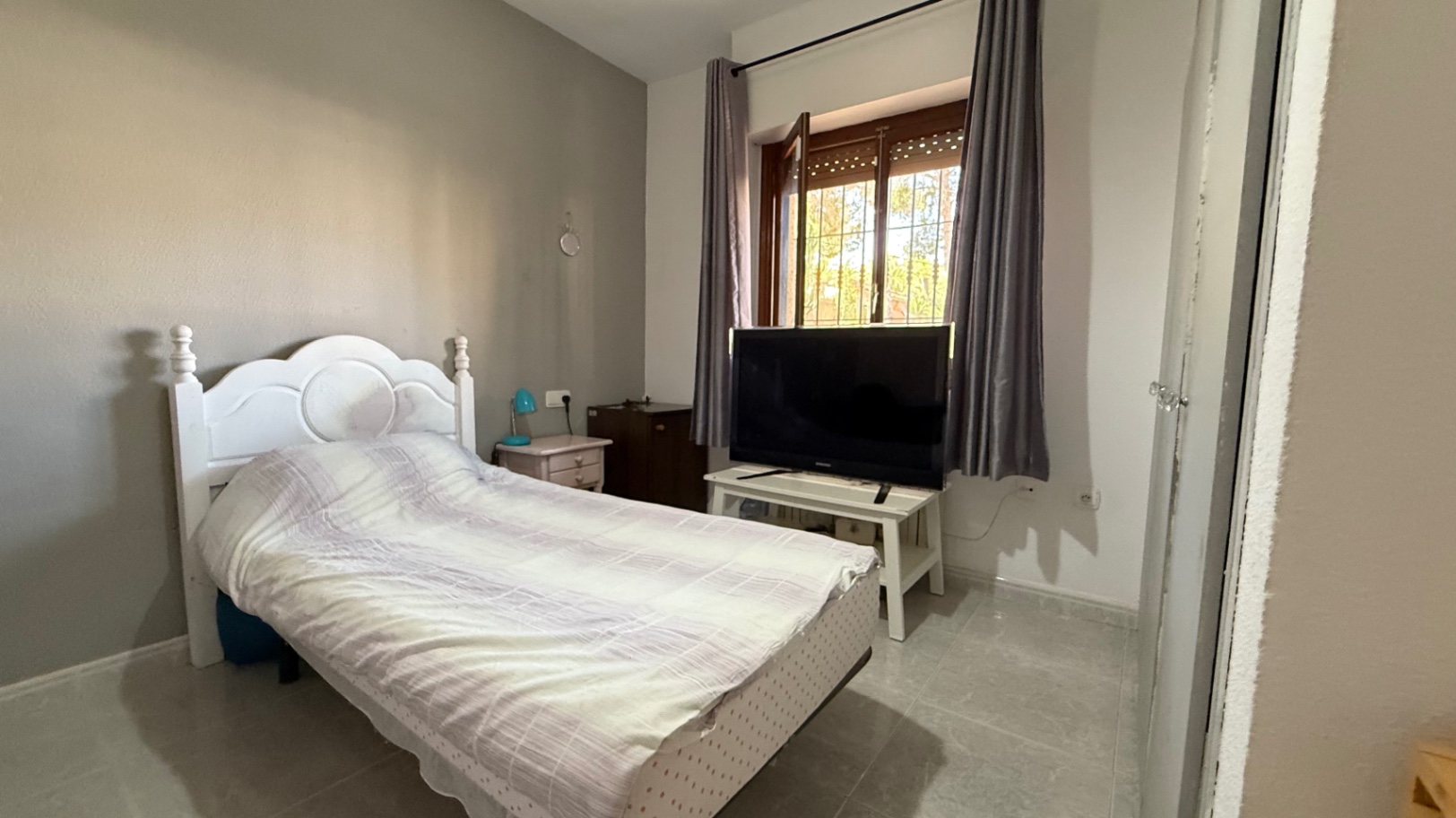 For sale - 6 Bedroom 3 Bathroom Villa in Orihuela - Inland  - Alicante