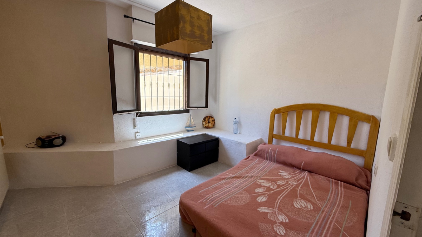 For sale - 6 Bedroom 3 Bathroom Villa in Orihuela - Inland  - Alicante