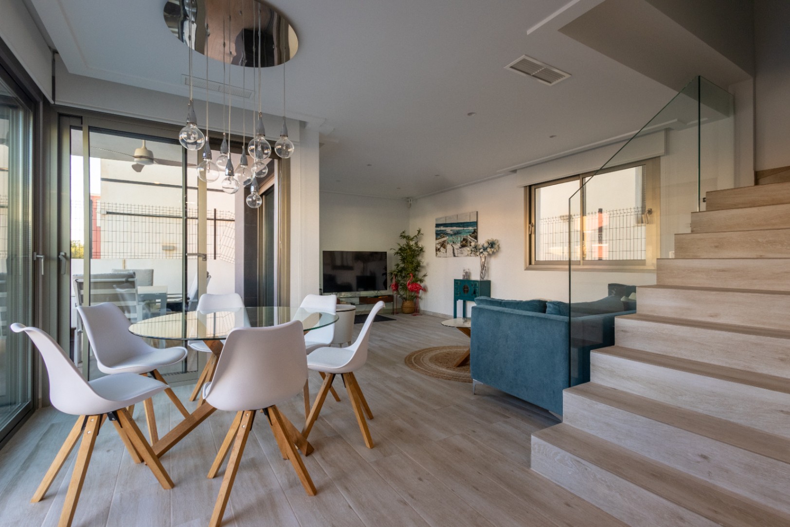 For sale - 4 Bedroom 3 Bathroom Villa in Orihuela - Inland  - Alicante