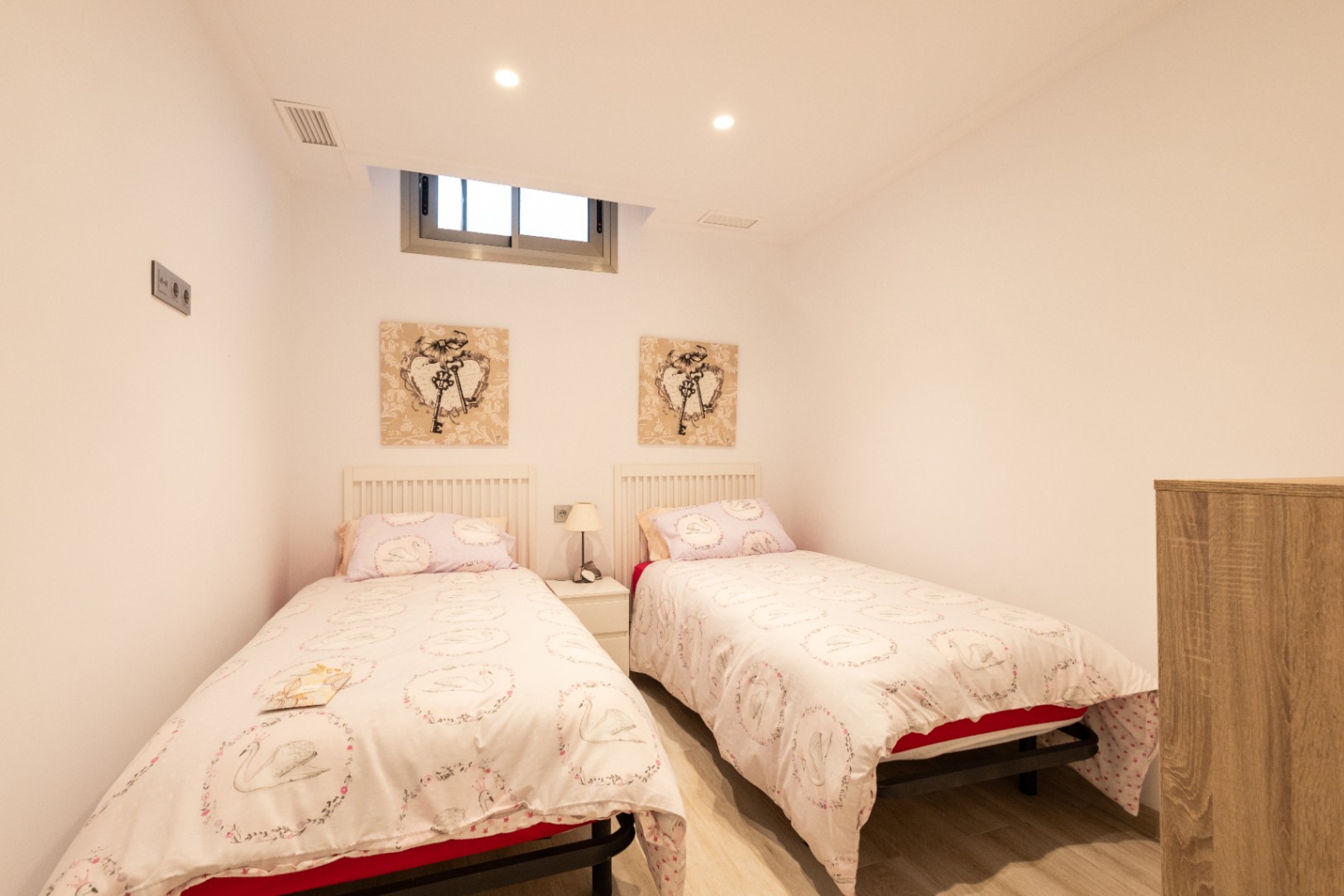 For sale - 4 Bedroom 3 Bathroom Villa in Orihuela - Inland  - Alicante