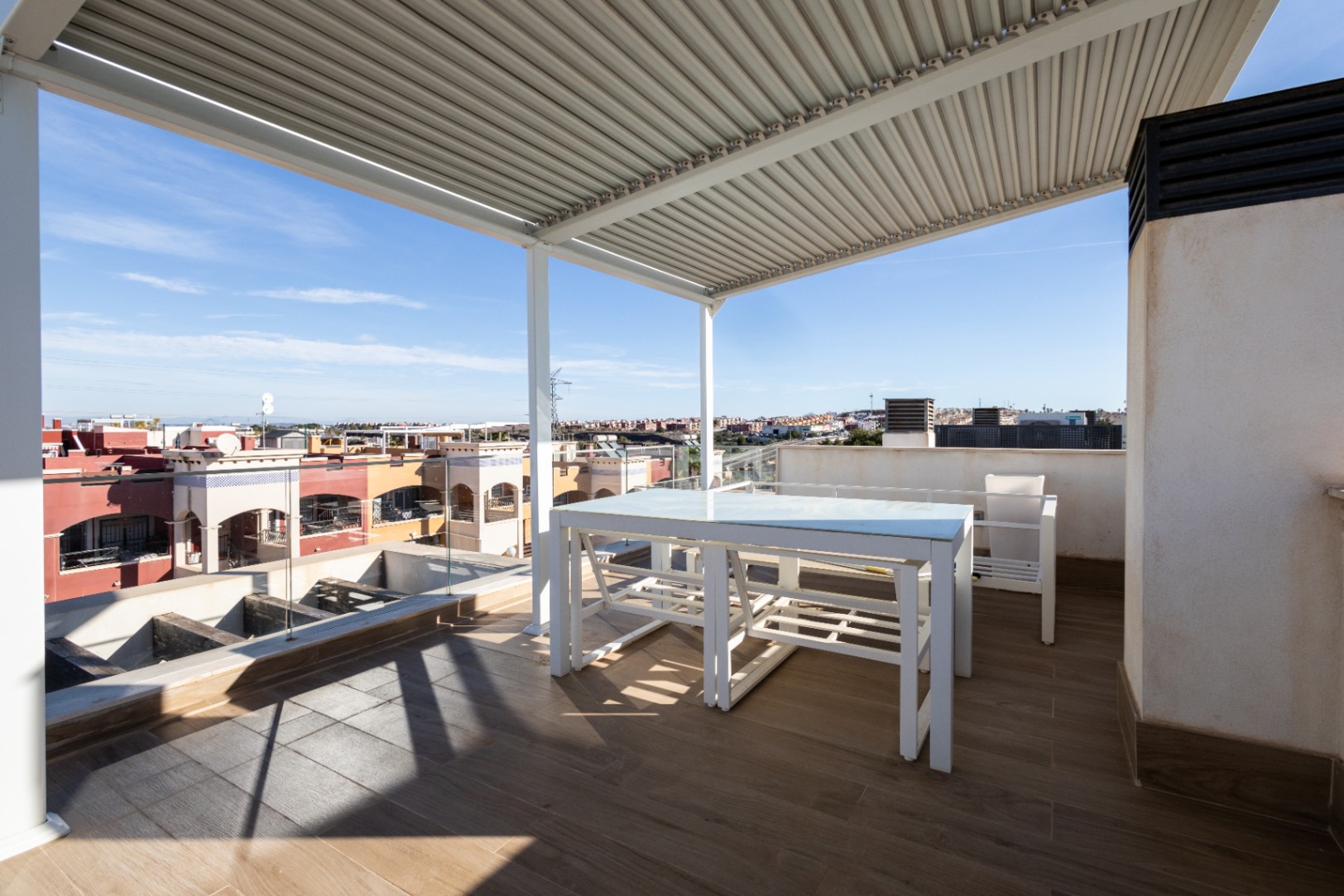For sale - 4 Bedroom 3 Bathroom Villa in Orihuela - Inland  - Alicante