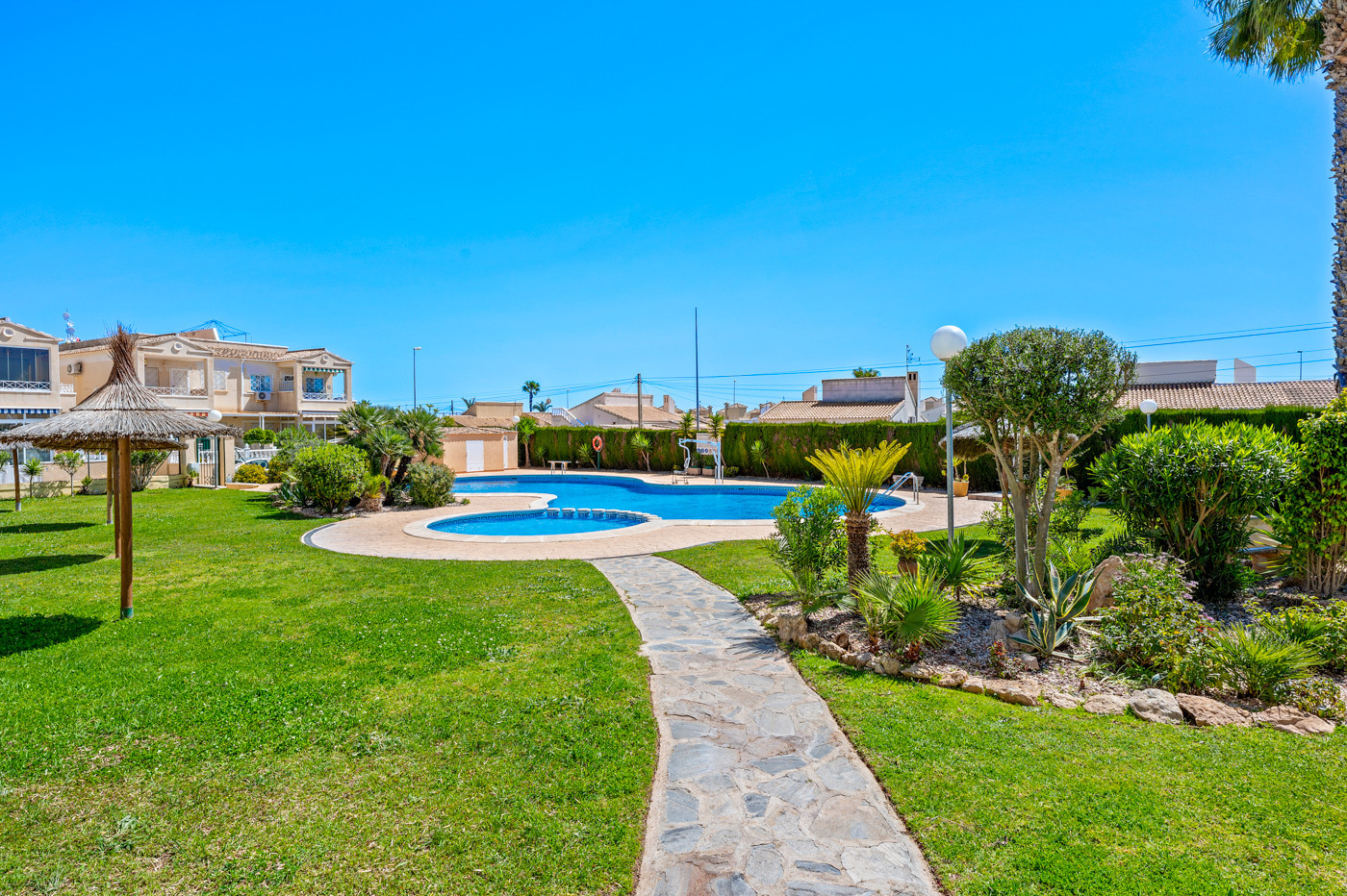For sale - 2 Bedroom 1 Bathroom Bungalow in Orihuela Costa - Costa Blanca  - Alicante