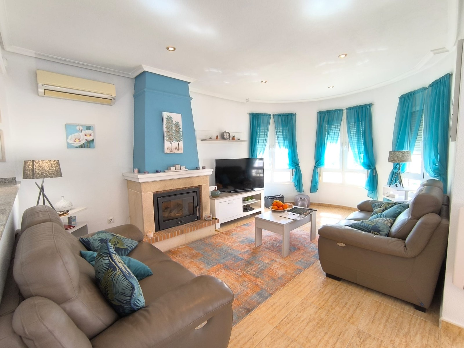 For sale - 3 Bedroom 2 Bathroom Villa in El Raso - Costa Blanca  - Alicante