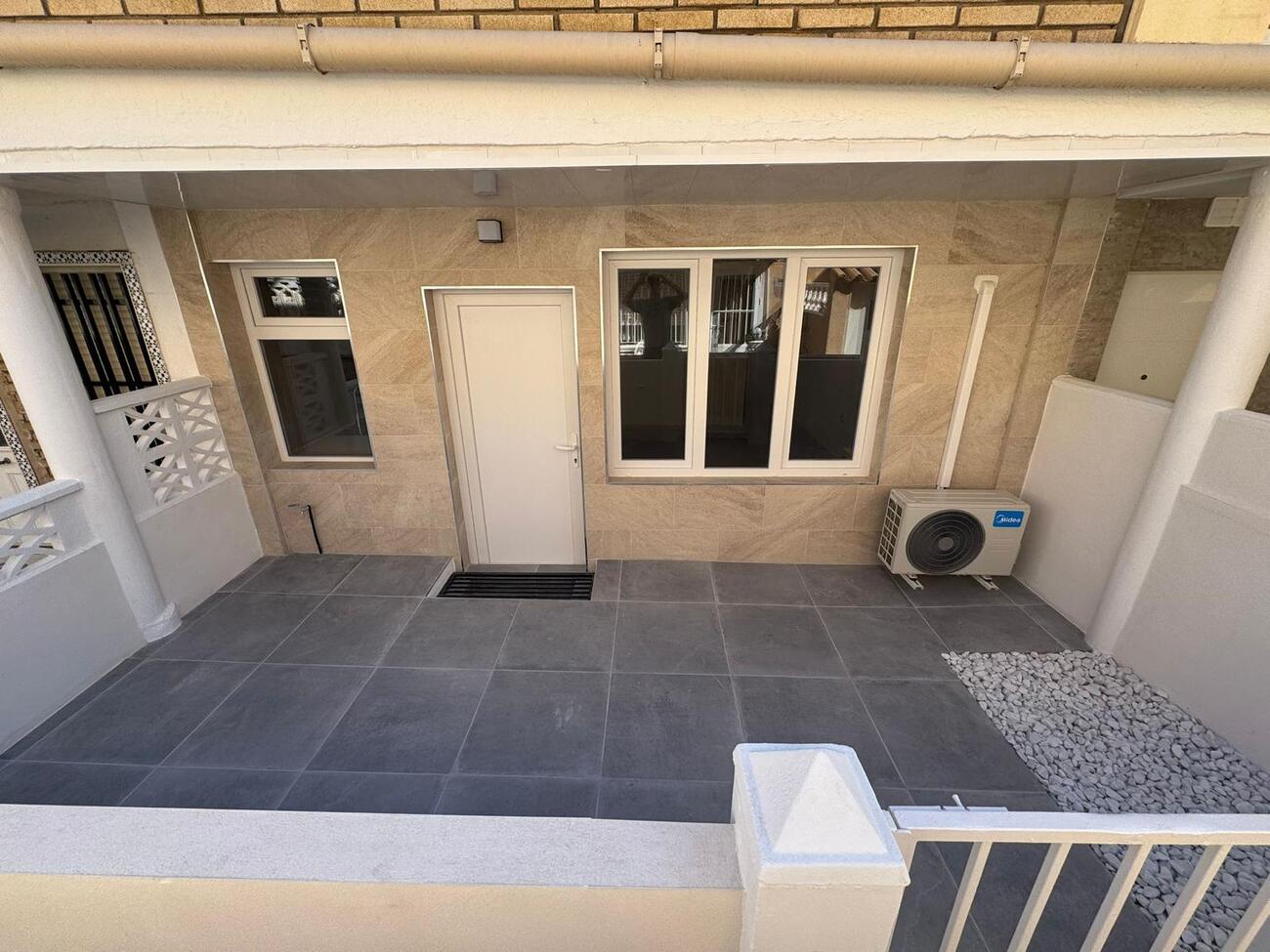 For sale - 3 Bedroom 1 Bathroom Apartment in La Mata -  - Alicante