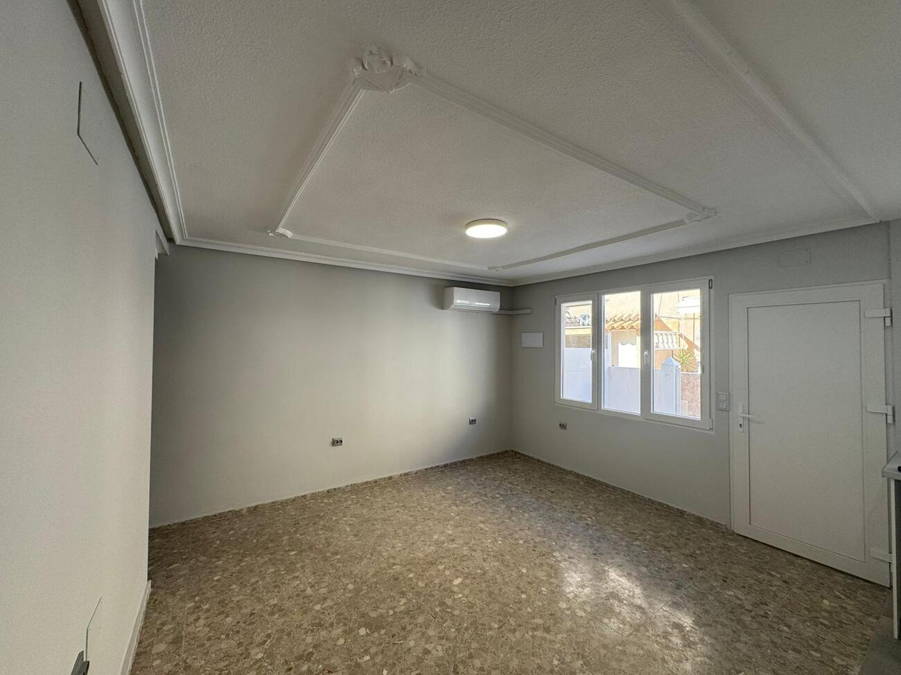 For sale - 3 Bedroom 1 Bathroom Apartment in La Mata -  - Alicante