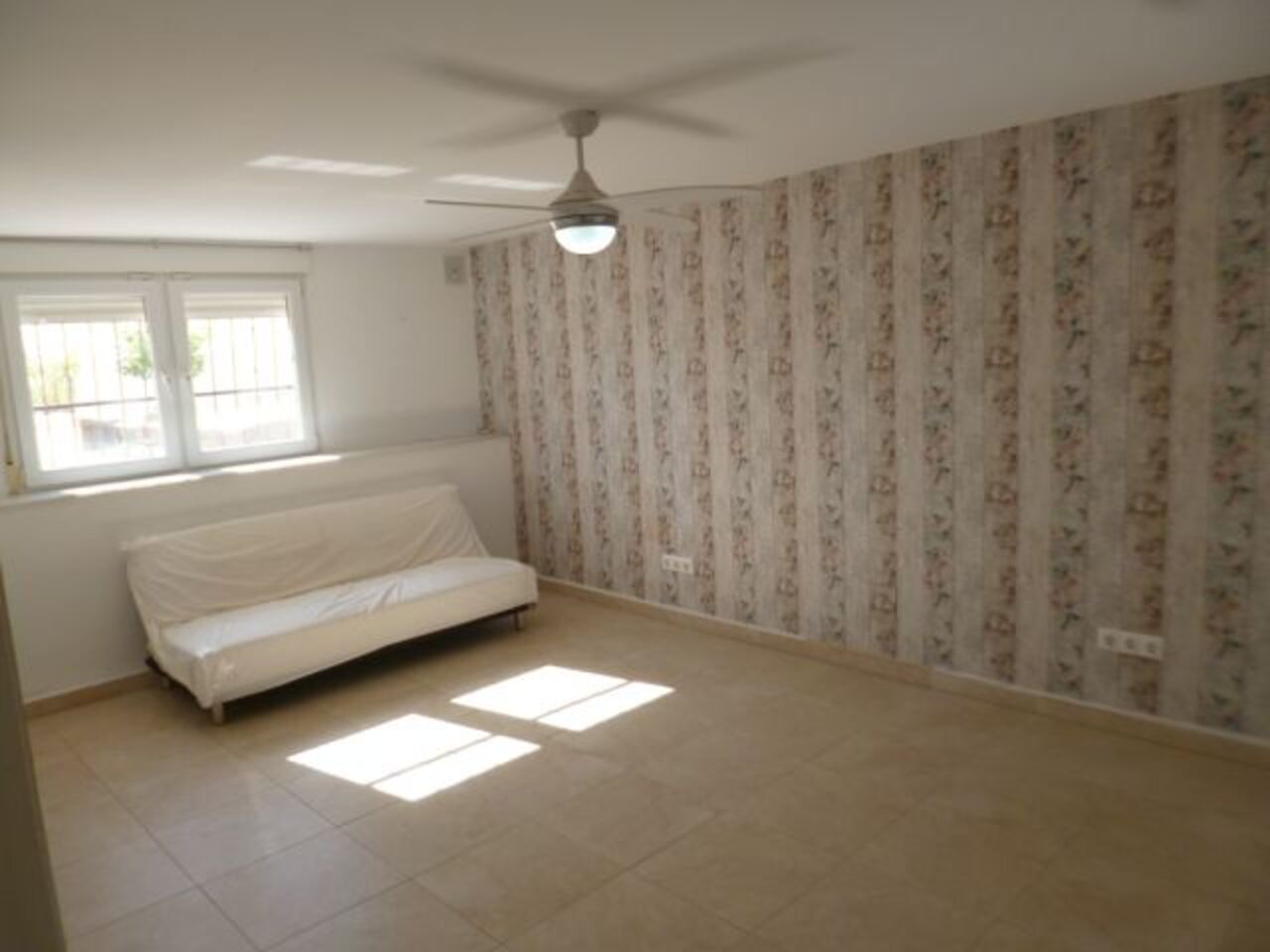 For sale - 5 Bedroom 4 Bathroom Villa in Villamartin - Costa Blanca  - Alicante