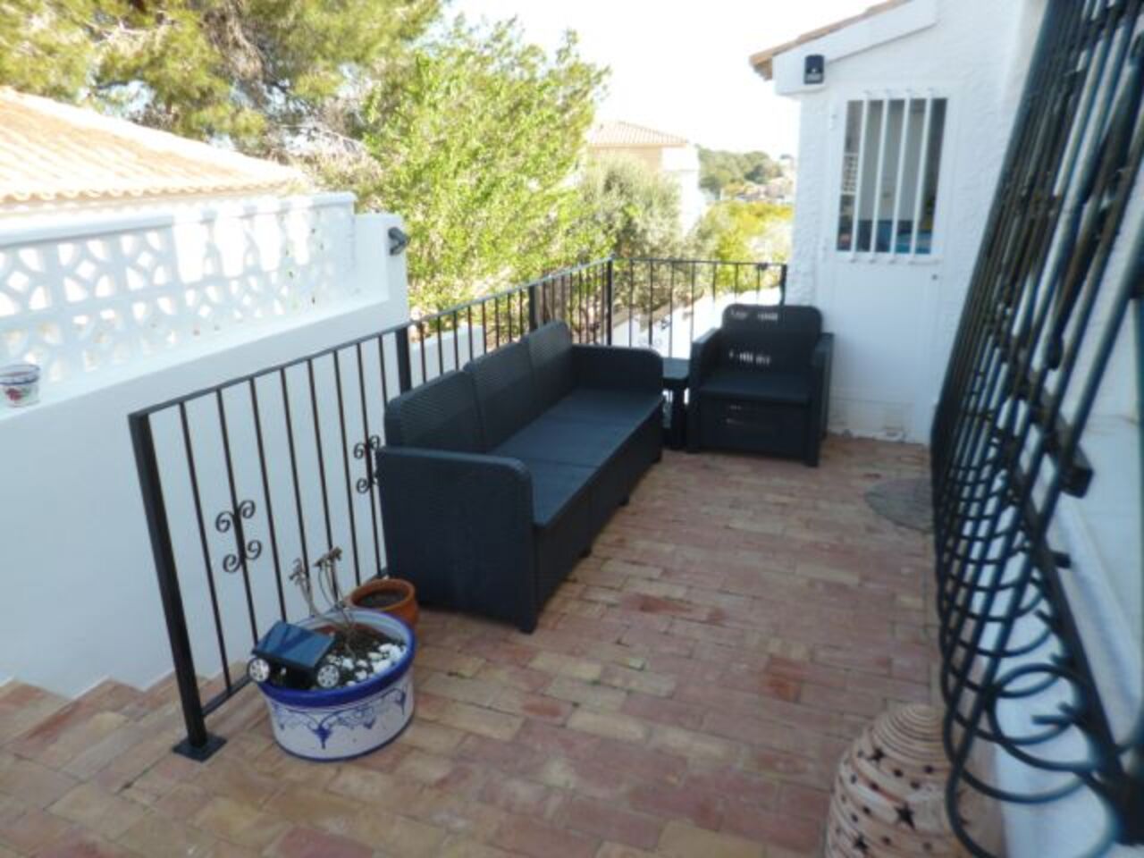 For sale - 5 Bedroom 4 Bathroom Villa in Villamartin - Costa Blanca  - Alicante