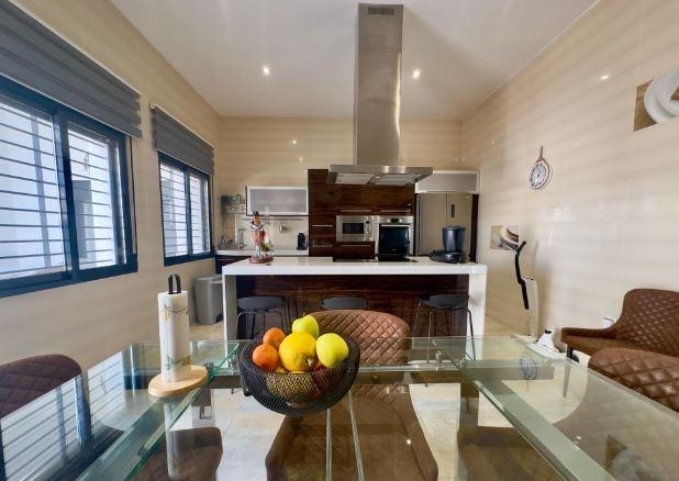 For sale - 4 Bedroom 2 Bathroom Villa in Pilar de La Horadada - Torre de la Horadada  - Alicante