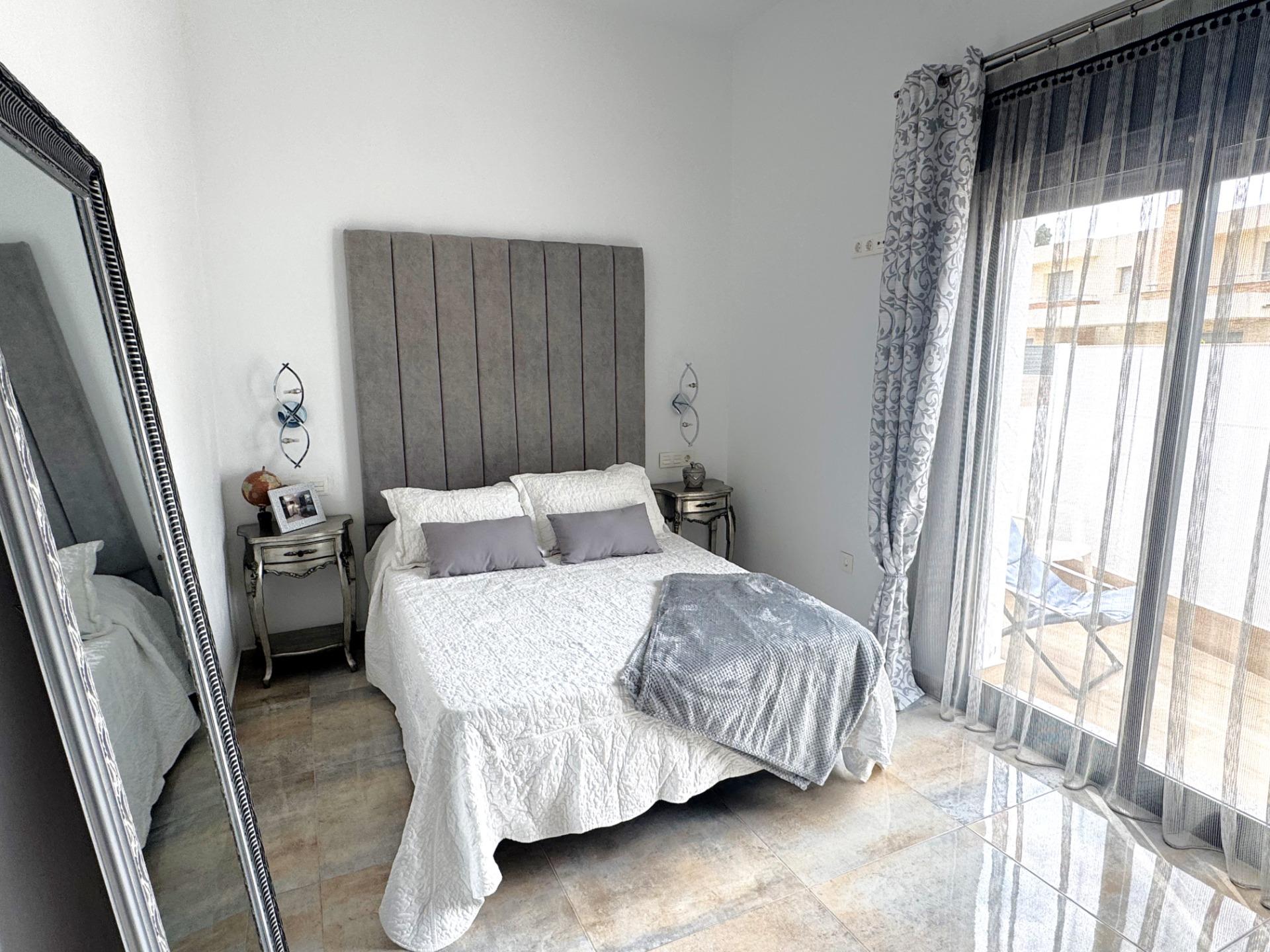 For sale - 4 Bedroom 2 Bathroom Villa in Pilar de La Horadada - Torre de la Horadada  - Alicante