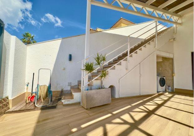 For sale - 4 Bedroom 2 Bathroom Villa in Pilar de La Horadada - Torre de la Horadada  - Alicante