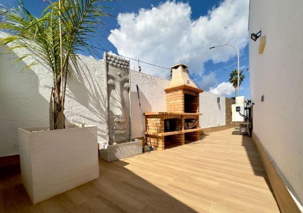 For sale - 4 Bedroom 2 Bathroom Villa in Pilar de La Horadada - Torre de la Horadada  - Alicante