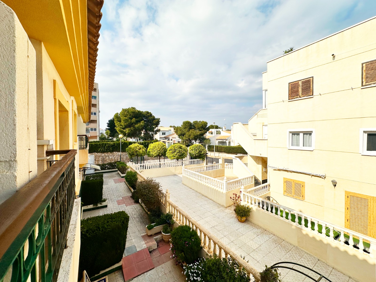 For sale - 3 Bedroom 2 Bathroom Town House in Orihuela Costa - Costa Blanca  - Alicante