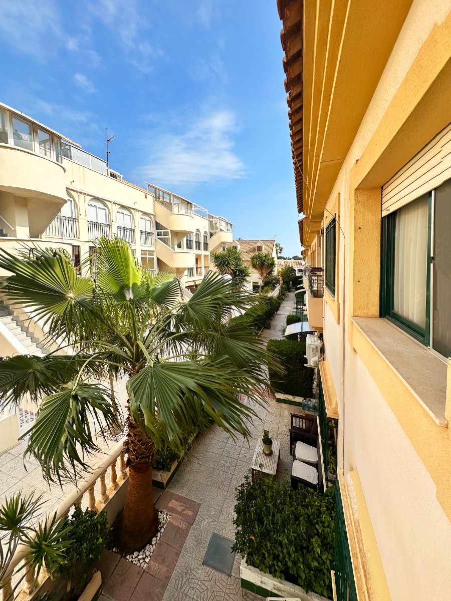 For sale - 3 Bedroom 2 Bathroom Town House in Orihuela Costa - Costa Blanca  - Alicante