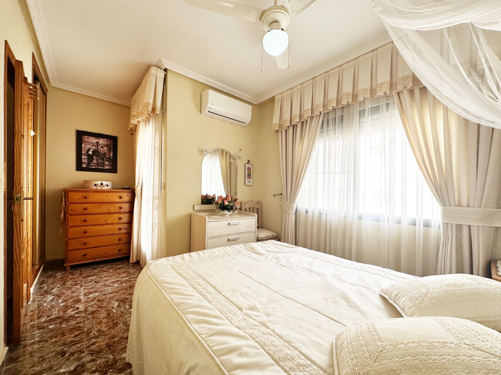 For sale - 3 Bedroom 2 Bathroom Town House in Orihuela Costa - Costa Blanca  - Alicante