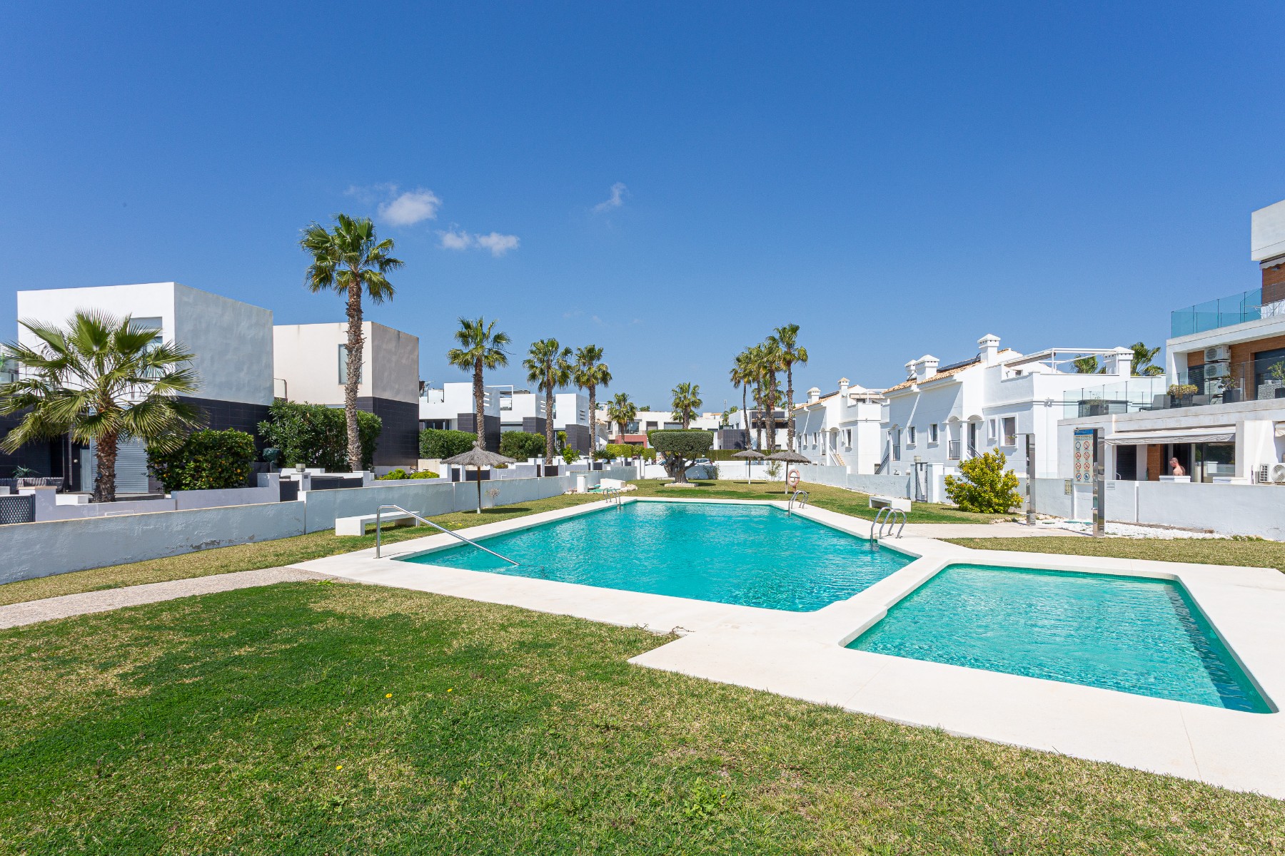 For sale - 2 Bedroom 2 Bathroom Villa in Orihuela Costa - Costa Blanca  - Alicante