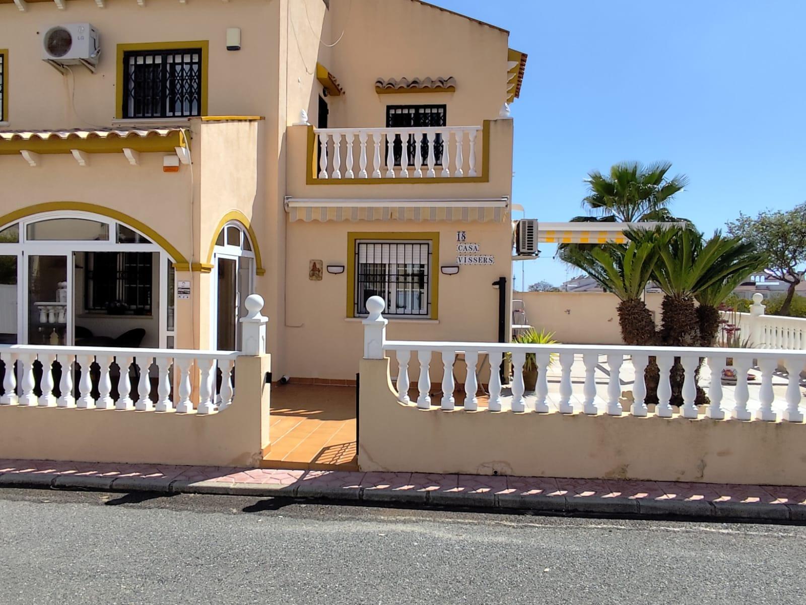 For sale - 2 Bedroom 2 Bathroom Bungalow in Orihuela - Urbanización Perla Del Mar  - Alicante