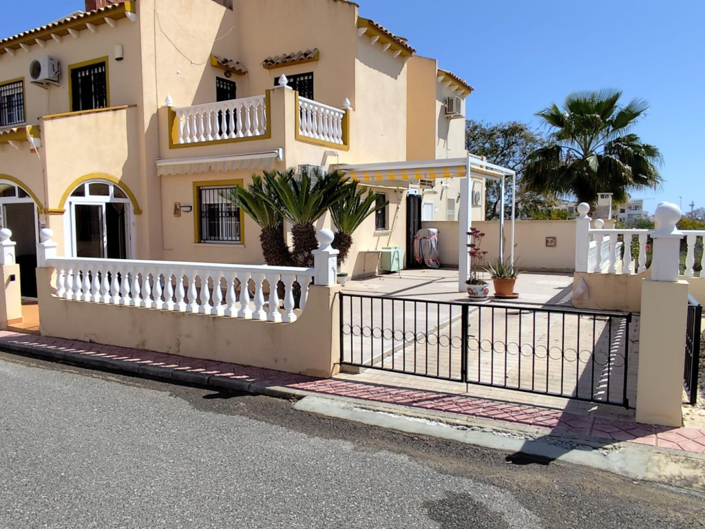 2 Bedroom 2 Bathroom Bungalow in Orihuela