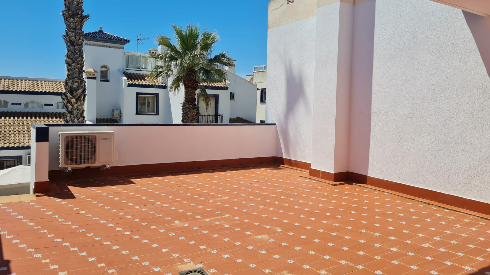 For sale - 2 Bedroom 1 Bathroom Bungalow in Villamartin - Costa Blanca  - Alicante