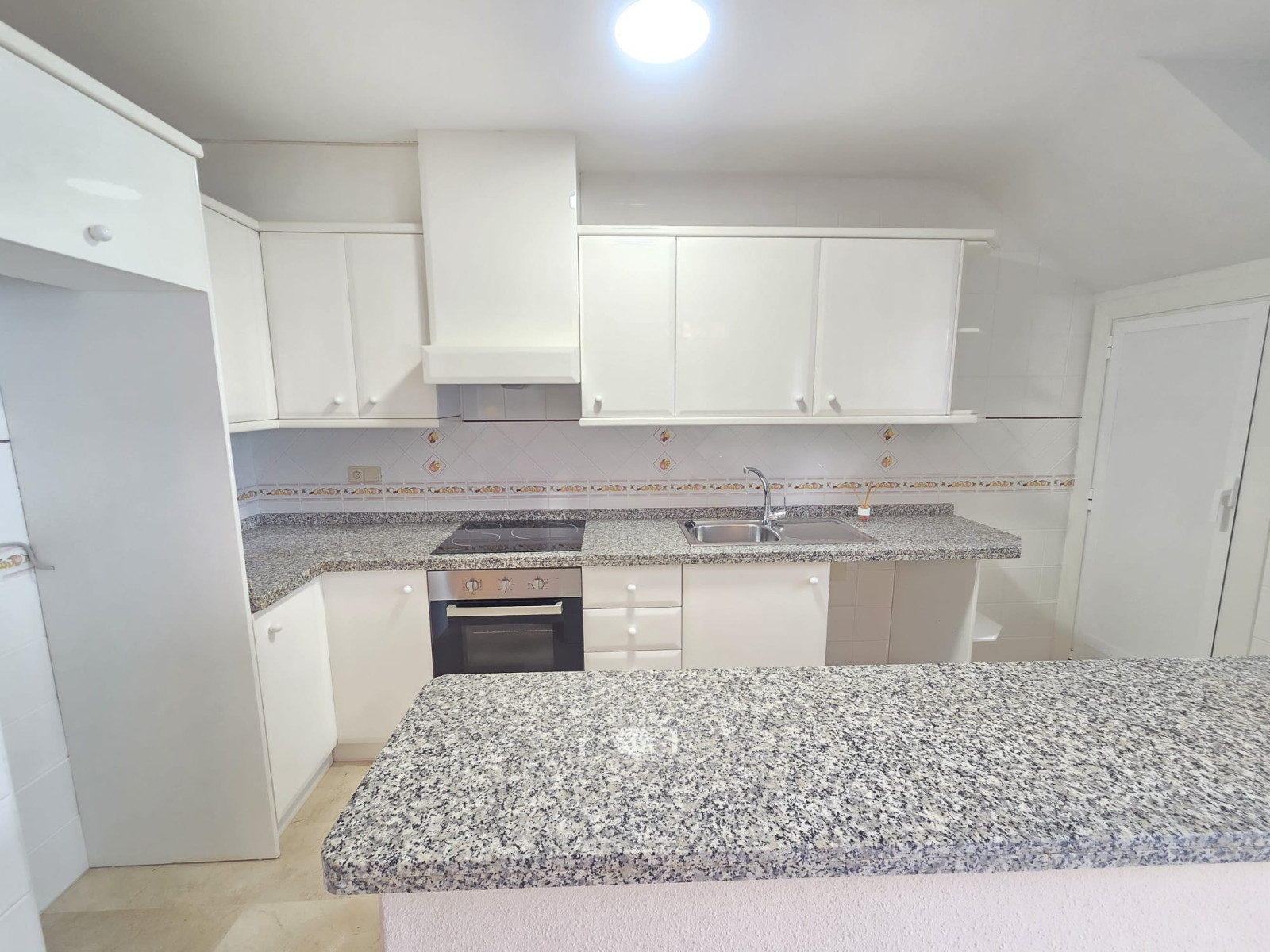 For sale - 2 Bedroom 1 Bathroom Bungalow in Villamartin - Costa Blanca  - Alicante