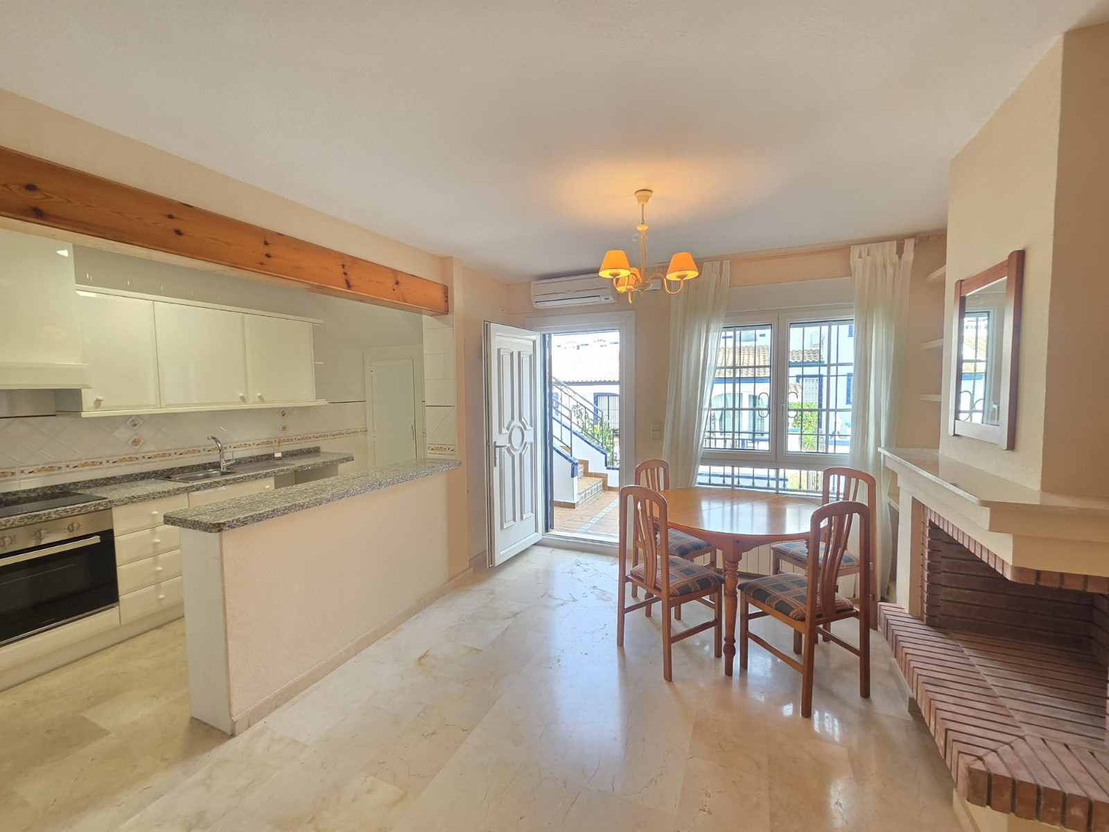 For sale - 2 Bedroom 1 Bathroom Bungalow in Villamartin - Costa Blanca  - Alicante