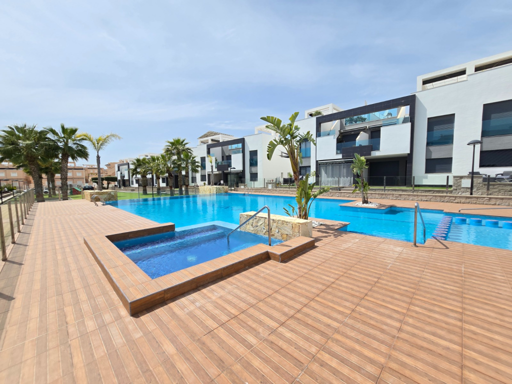 2 Bedroom 2 Bathroom Apartment in Orihuela Costa