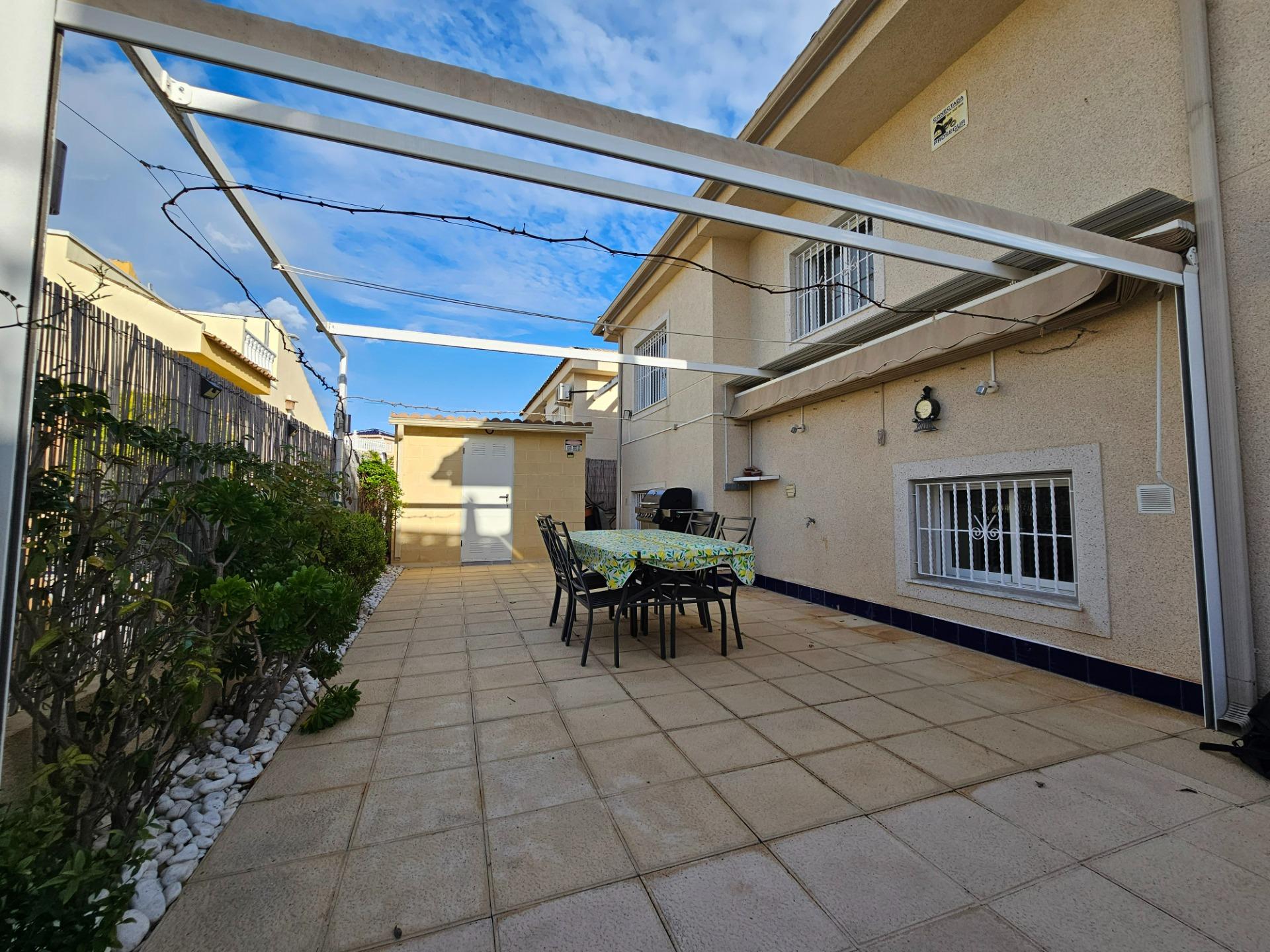 For sale - 3 Bedroom 2 Bathroom Villa in Benijofar - Benimar 3  - Alicante