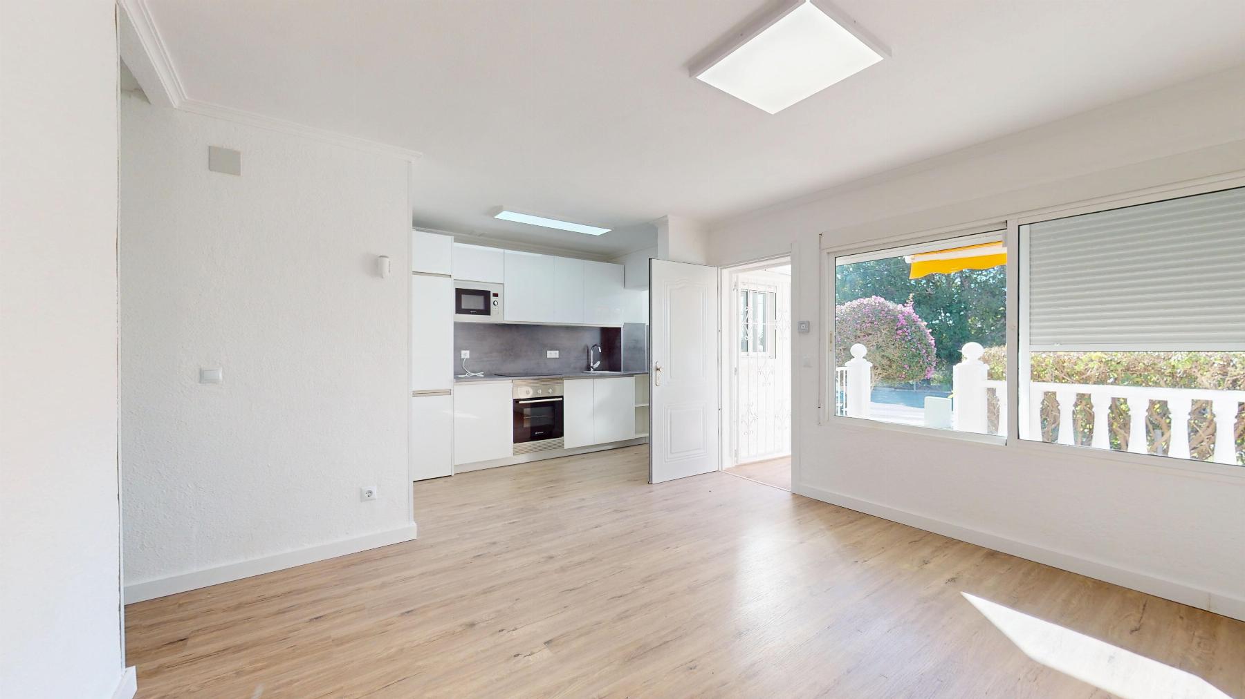 For sale - 2 Bedroom 1 Bathroom Bungalow in Orihuela Costa - Costa Blanca  - Alicante