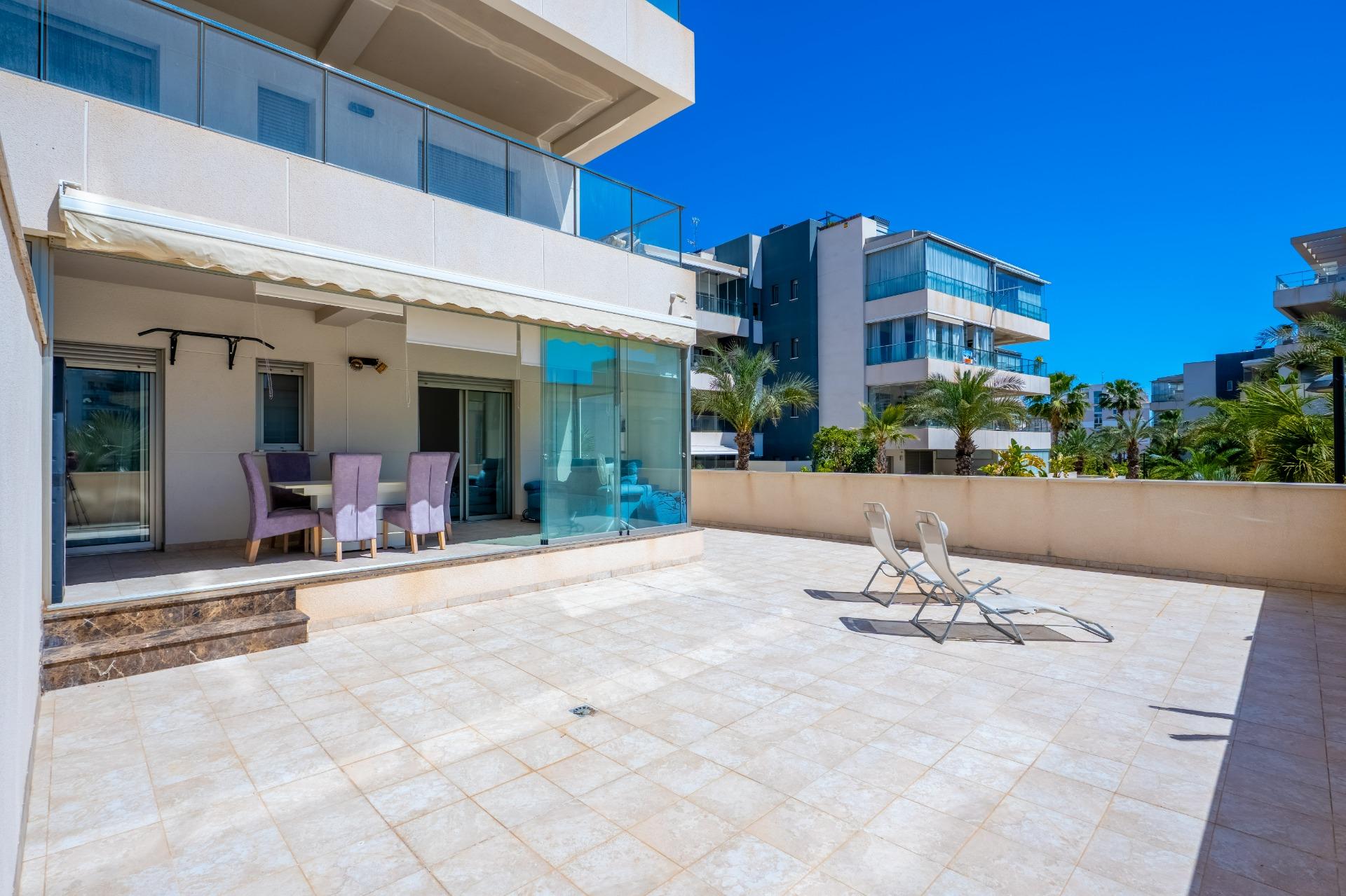For sale - 3 Bedroom 2 Bathroom Apartment in Orihuela Costa - Los Dolses  - Alicante