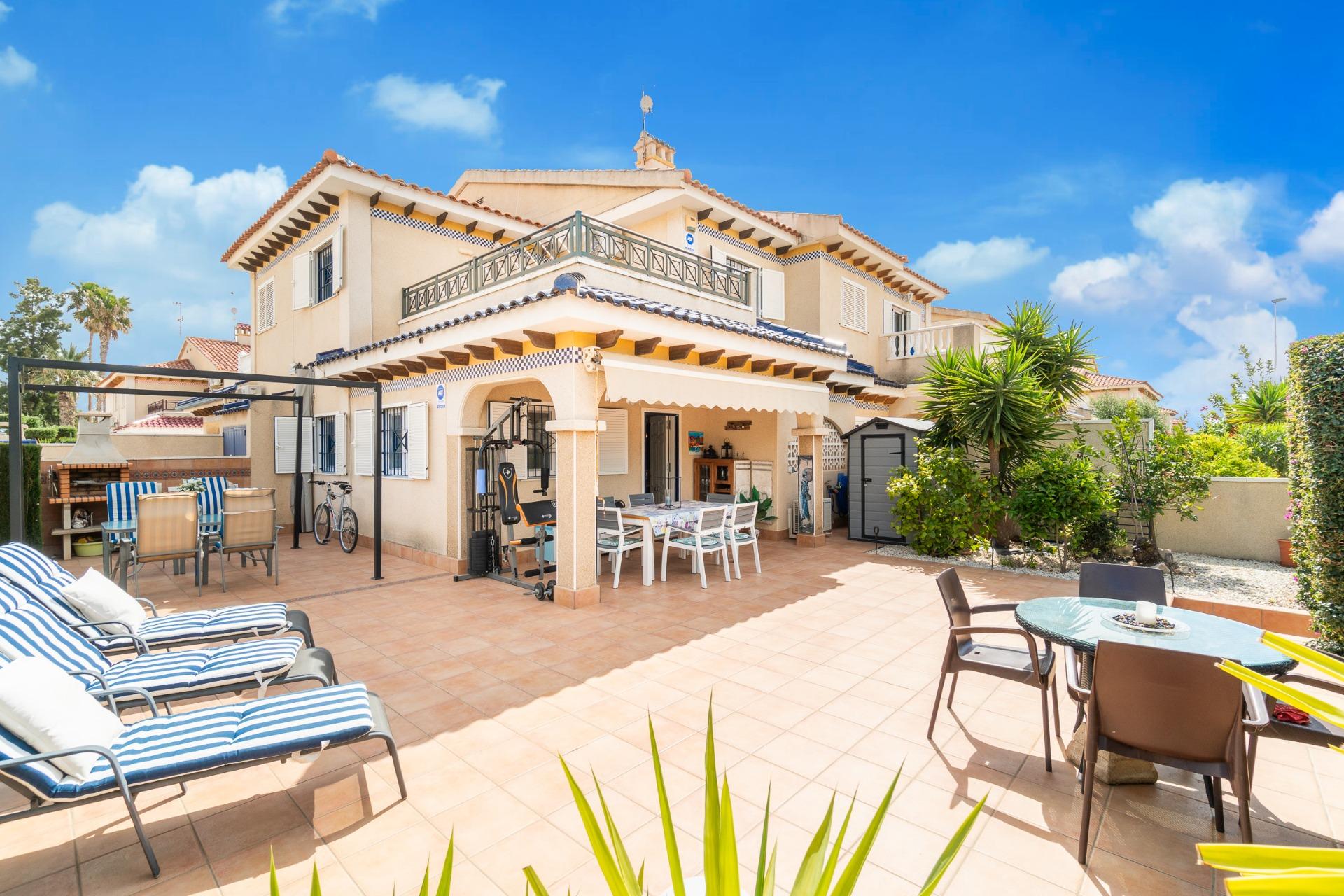 For sale - 3 Bedroom 2 Bathroom house in Orihuela Costa - Zeniamar-Horizonte-La Campana  - Alicante