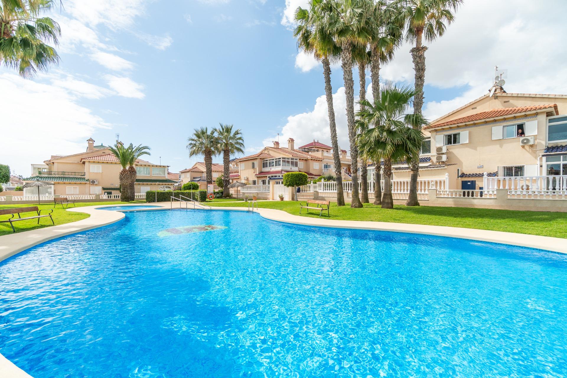 For sale - 3 Bedroom 2 Bathroom house in Orihuela Costa - Zeniamar-Horizonte-La Campana  - Alicante