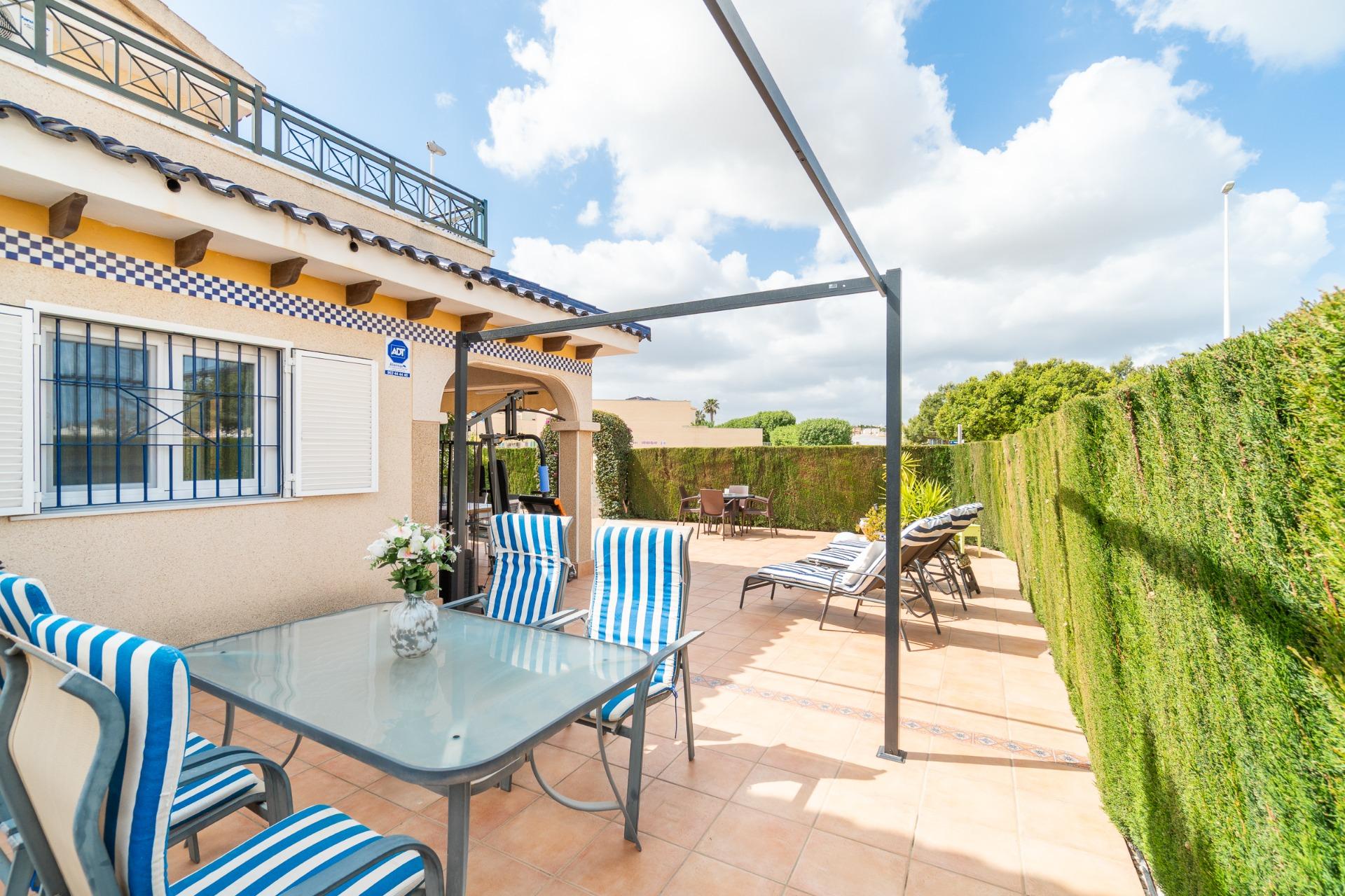 For sale - 3 Bedroom 2 Bathroom house in Orihuela Costa - Zeniamar-Horizonte-La Campana  - Alicante