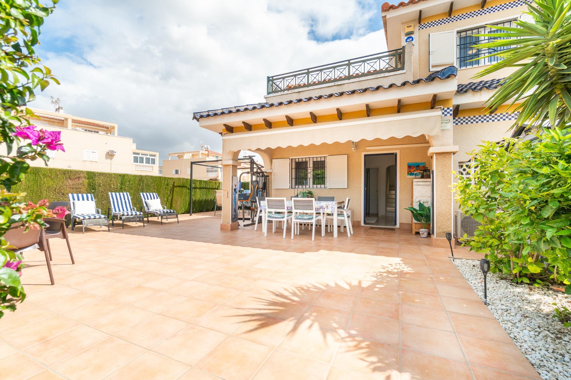 For sale - 3 Bedroom 2 Bathroom house in Orihuela Costa - Zeniamar-Horizonte-La Campana  - Alicante