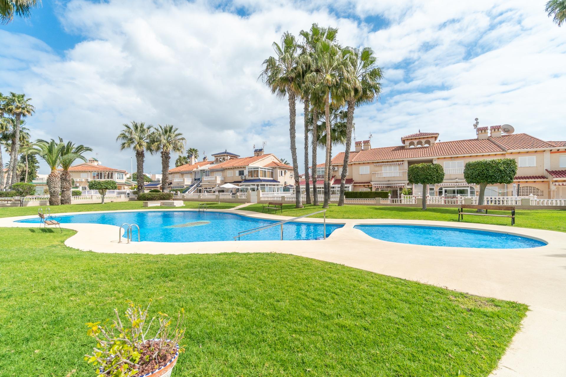For sale - 3 Bedroom 2 Bathroom house in Orihuela Costa - Zeniamar-Horizonte-La Campana  - Alicante