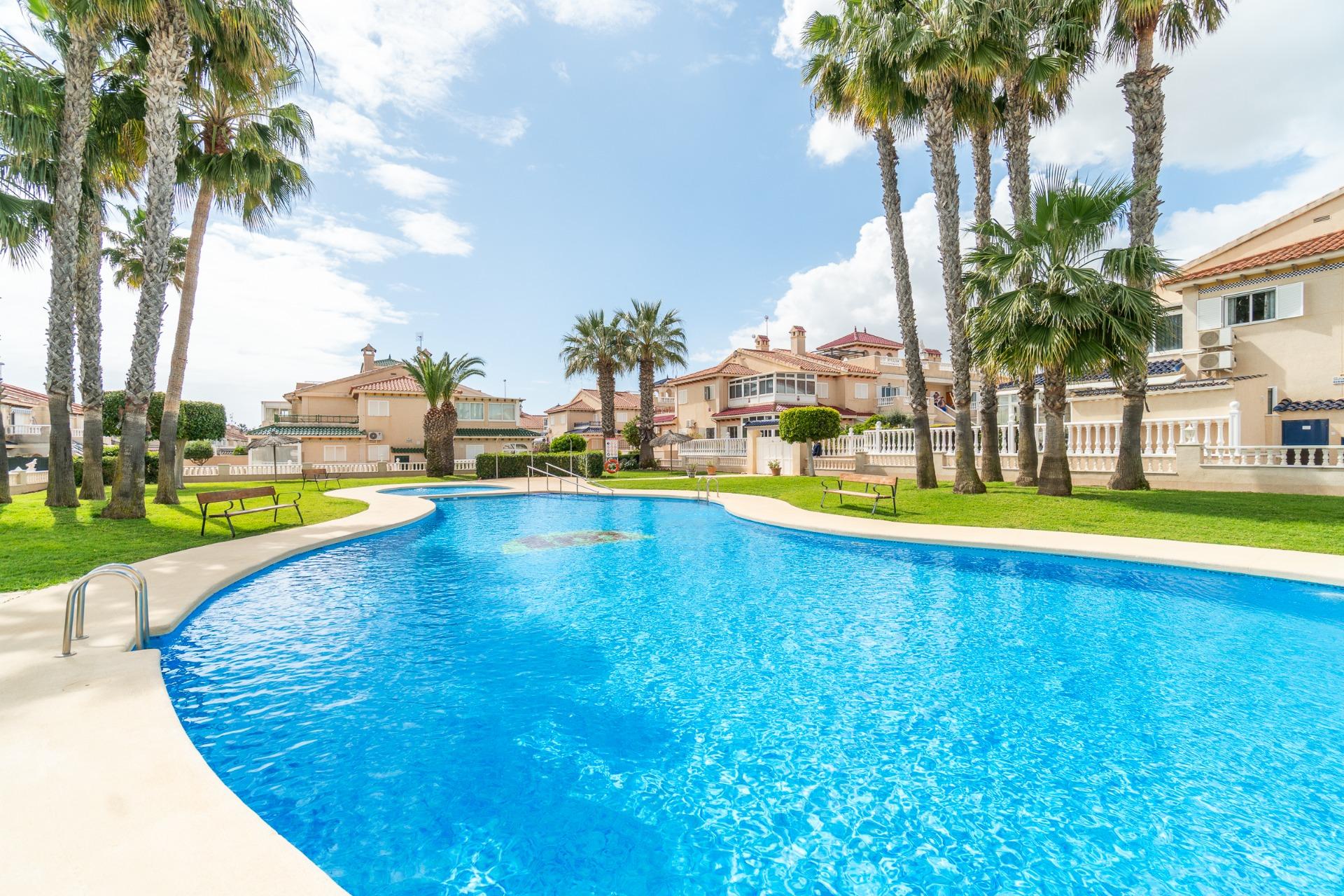 For sale - 3 Bedroom 2 Bathroom house in Orihuela Costa - Zeniamar-Horizonte-La Campana  - Alicante